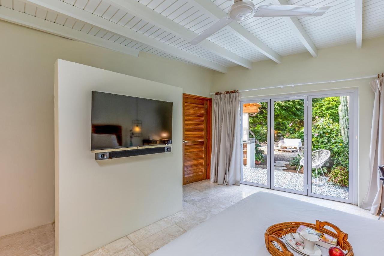 Naima Luxury Home, Cottage & Apartment Rentals باراديرا المظهر الخارجي الصورة