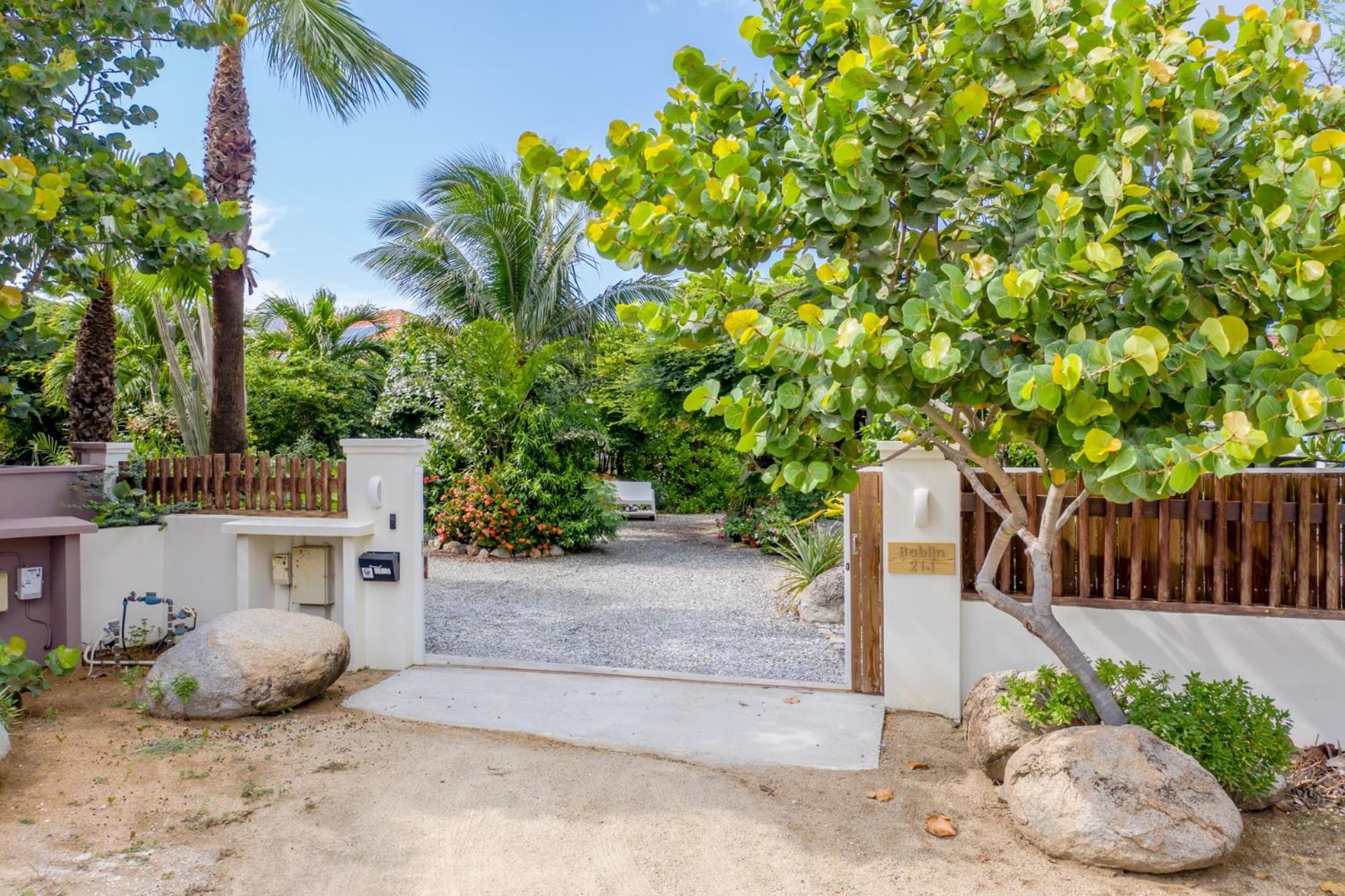 Naima Luxury Home, Cottage & Apartment Rentals باراديرا المظهر الخارجي الصورة